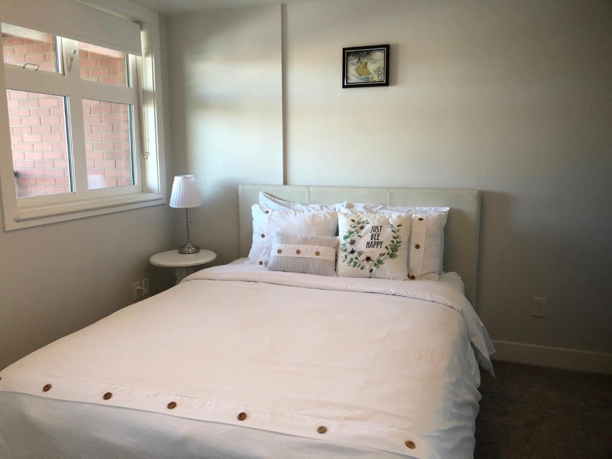 Amicable, Cozy, High Speed Internet, Sleeps 2 Riverview Downtown Apartment YYC Eksteriør bilde
