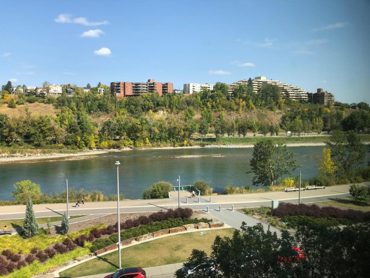Amicable, Cozy, High Speed Internet, Sleeps 2 Riverview Downtown Apartment YYC Eksteriør bilde